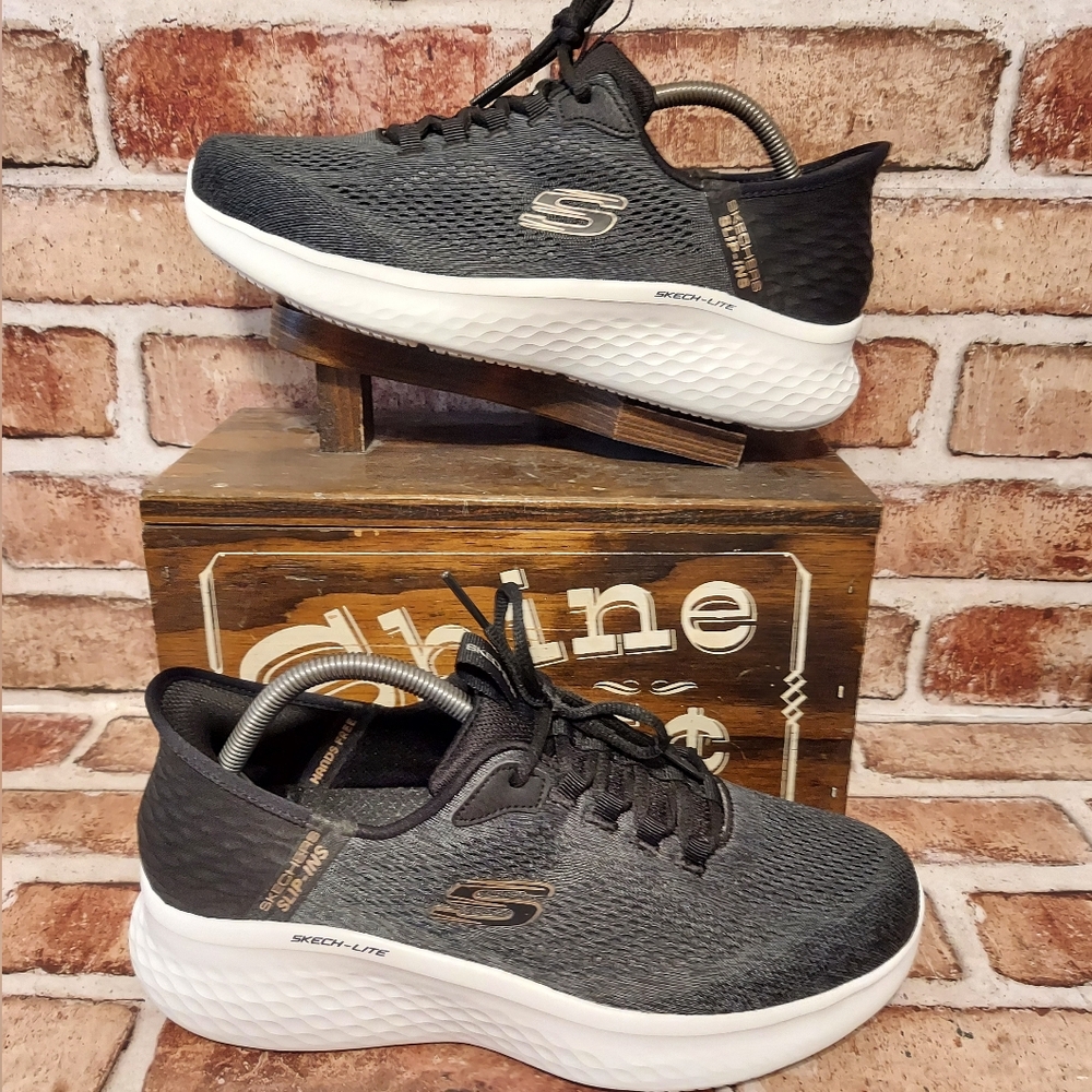 Pre-owned 2023 Skechers Skech-air Slip Ins